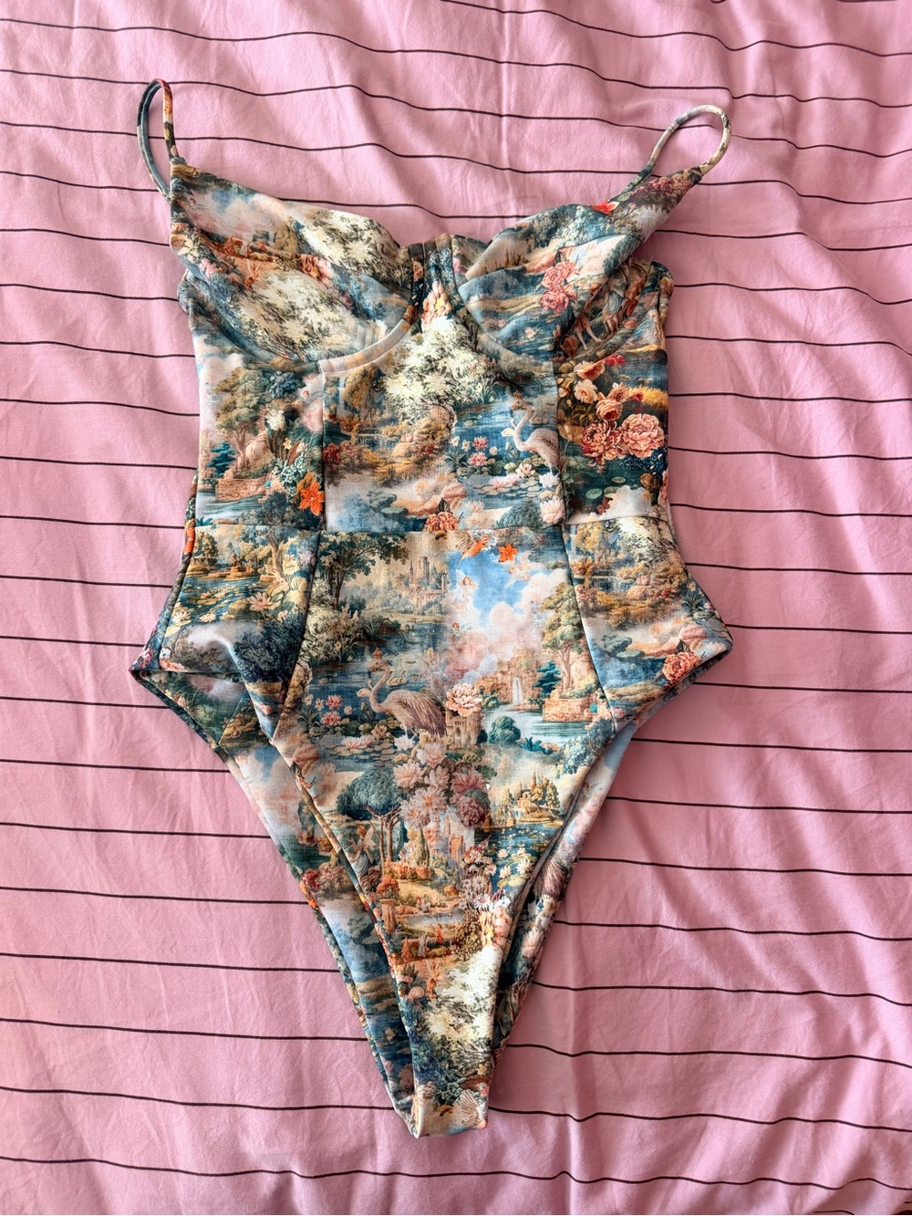 Skatie Rachel One-Piece swimsuit in DREAMWORLD size medium